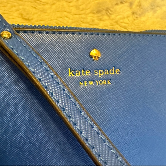 Kate Spade ♠️ Blue Wristlet - Picture 2 of 7